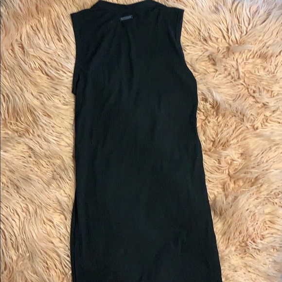 Black top with slots on the sides - Picture 2 of 2